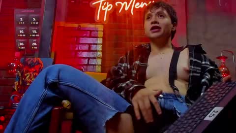 Miguel online show from 04-17-26, 08:12