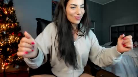 Alesyamuscledoll online show from 12-17-24, 10:00