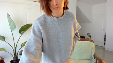 Alexandra Thorn online show from 12-04-25, 01:20