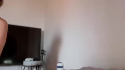 Snapshot of missameliah chatting on 09-16-25, 12:17 Ameliahs online show from 09-16-25, 12:17