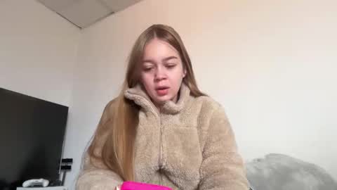 Snapshot of missameliah chatting on 10-29-25, 12:40 Ameliahs online show from 10-29-25, 12:40