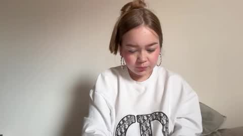 Snapshot of missameliah chatting on 10-31-25, 01:01 Ameliahs online show from 10-31-25, 01:01