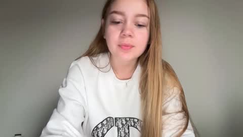 Snapshot of missameliah chatting on 11-06-25, 12:50 Ameliahs online show from 11-06-25, 12:50