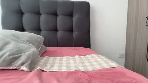 Snapshot of missameliah chatting on 11-11-25, 12:27 Ameliahs online show from 11-11-25, 12:27