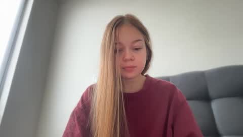 Snapshot of missameliah chatting on 11-24-25, 12:05 Ameliahs online show from 11-24-25, 12:05