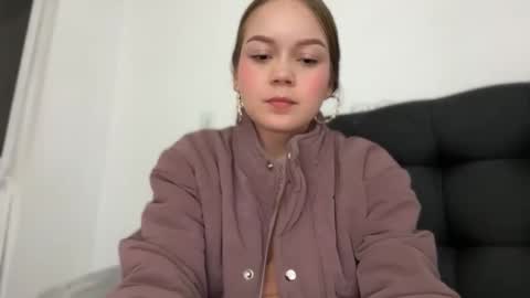 Snapshot of missameliah chatting on 11-29-25, 01:19 Ameliahs online show from 11-29-25, 01:19