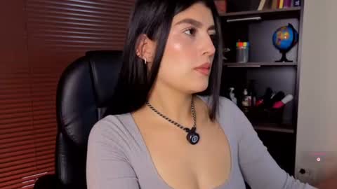 Laura online show from 07-14-26, 01:17