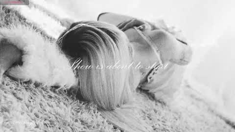 Chloe freelance model Please your thumbs up are important  online show from 10-11-25, 10:52