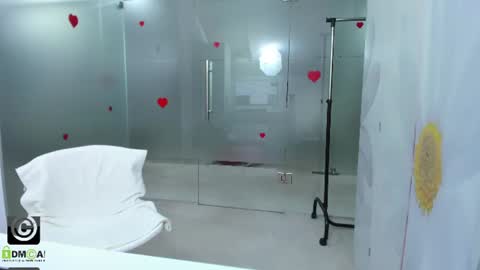 Snapshot of missdominna chatting on 06-11-26, 02:53 Miss Domina online show from 06-11-26, 02:53