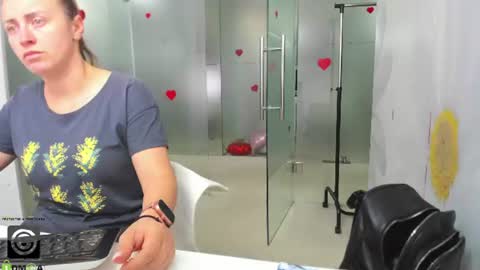 Snapshot of missdominna chatting on 06-25-26, 02:44 Miss Domina online show from 06-25-26, 02:44