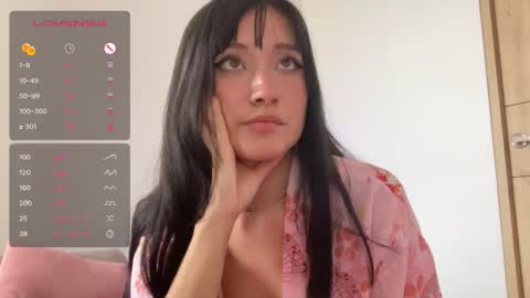 Snapshot of missdomino_ chatting on 10-14-25, 02:29 valentina online show from 10-14-25, 02:29