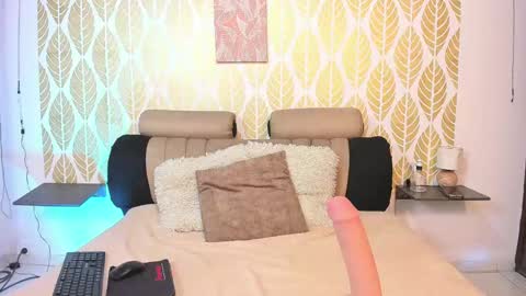 Miss Elie online show from 01-15-25, 02:35