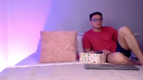 Snapshot of missellis chatting on 06-18-26, 12:09 Ellis and Mike online show from 06-18-26, 12:09