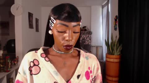 Emilie Diaz online show from 04-17-26, 04:54