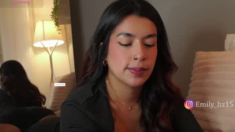 Snapshot of missemily_11 chatting on 05-27-26, 10:01 Yuliana online show from 05-27-26, 10:01