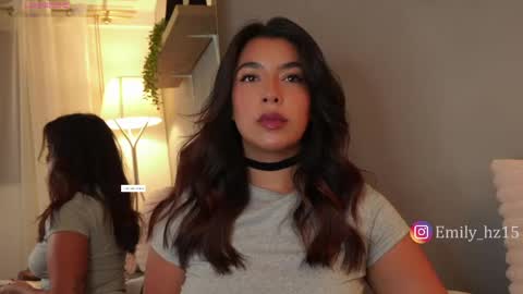 Snapshot of missemily_11 chatting on 05-28-26, 10:01 Yuliana online show from 05-28-26, 10:01