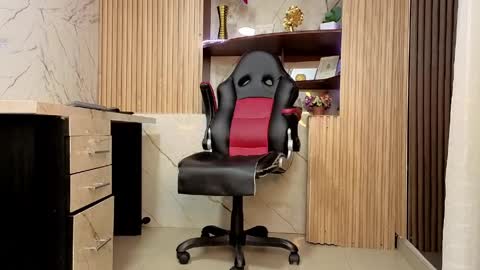 Escarlet online show from 03-28-26, 01:49