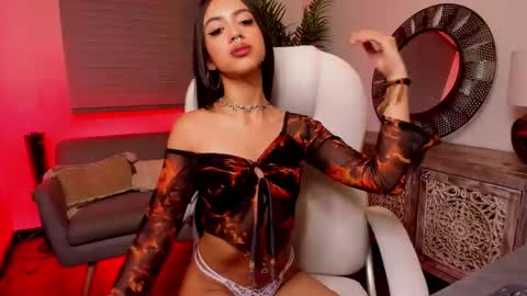 Amelia Leon online show from 11-19-25, 03:01