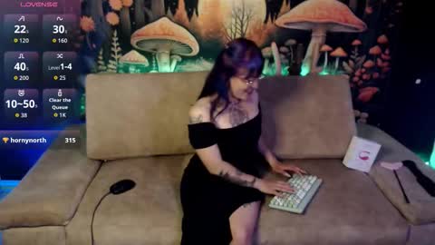 Snapshot of missfungi chatting on 09-18-25, 01:40 Luna online show from 09-18-25, 01:40