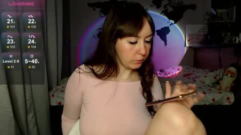 Snapshot of missgenevaonceagain chatting on 11-25-25, 02:44 G online show from 11-25-25, 02:44