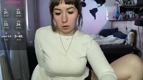 Snapshot of missgenevaonceagain chatting on 05-25-26, 11:27 G online show from 05-25-26, 11:27