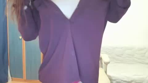 Snapshot of missgreen21 chatting on 10-31-25, 05:30 missgreen21 online show from 10-31-25, 05:30