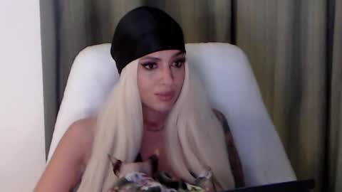 MissJenny7 online show from 10-20-25, 09:04