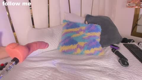 A N N Y online show from 12-19-24, 02:57