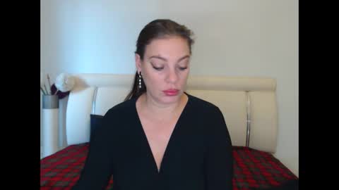 Khloe online show from 12-01-25, 10:53