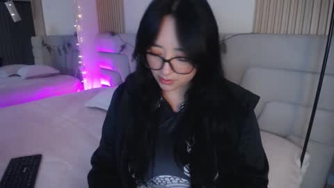 Miss Loise online show from 12-20-25, 04:52