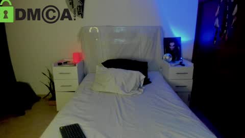 Lucye Robbie online show from 02-12-25, 02:35