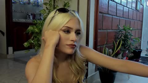 Miss Luna online show from 12-08-24, 09:30