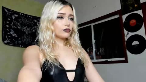 Miss Luna online show from 03-12-25, 01:36