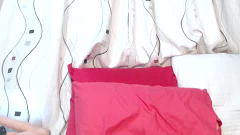 Snapshot of misslustxxx chatting on 07-20-26, 05:44 misslustxxx online show from 07-20-26, 05:44