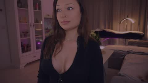 LUXXANDRA online show from 05-25-26, 04:51