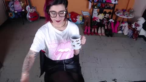 Miss Mia online show from 01-07-25, 02:19