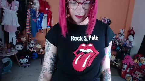 Snapshot of missmia2 chatting on 04-30-26, 01:39 Miss Mia online show from 04-30-26, 01:39