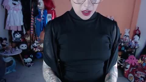 Snapshot of missmia2 chatting on 05-14-26, 01:07 Miss Mia online show from 05-14-26, 01:07