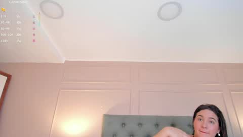 Mia  online show from 04-01-26, 12:28