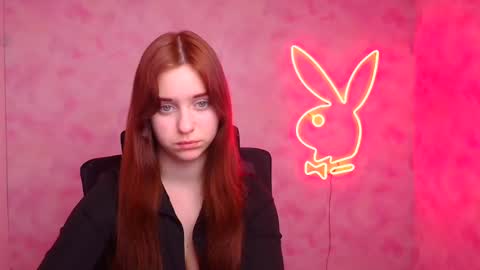 Mia online show from 11-30-25, 12:31