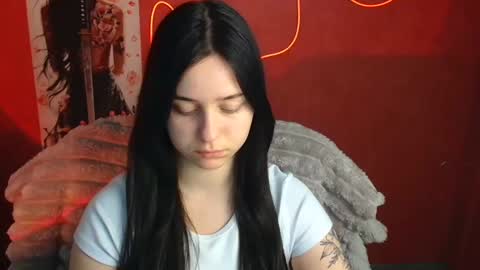 Mia online show from 04-20-26, 11:46