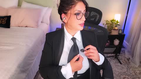 Mina online show from 09-09-25, 03:28