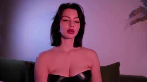   online show from 10-21-25, 08:37