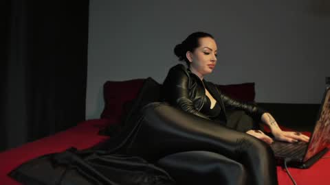   online show from 05-12-26, 06:16