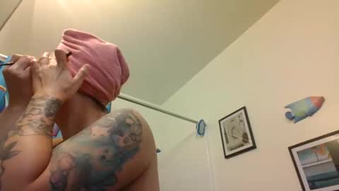 MissMona online show from 05-23-26, 10:25