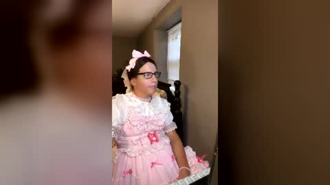 Snapshot of missnicolenicolenicole chatting on 07-27-26, 10:44 Nicole Smith online show from 07-27-26, 10:44