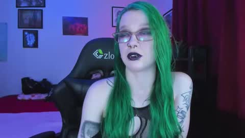 Mistress Nikki Vill online show from 06-11-26, 02:53