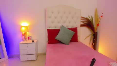 Snapshot of missonix chatting on 02-20-26, 02:30 ONIX online show from 02-20-26, 02:30