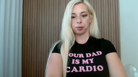 Snapshot of missparks chatting on 06-15-26, 04:31 Riley online show from 06-15-26, 04:31