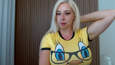 Snapshot of missparks chatting on 07-13-26, 03:26 Riley online show from 07-13-26, 03:26